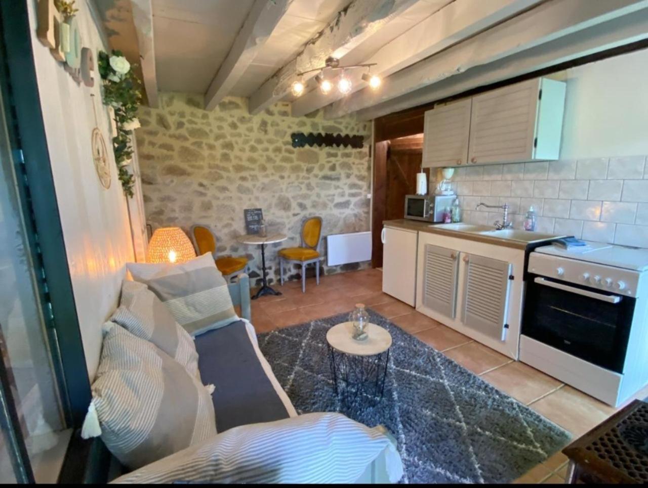 Gite Le Onze Beauval Saint-Dizier-Leyrenne Екстериор снимка