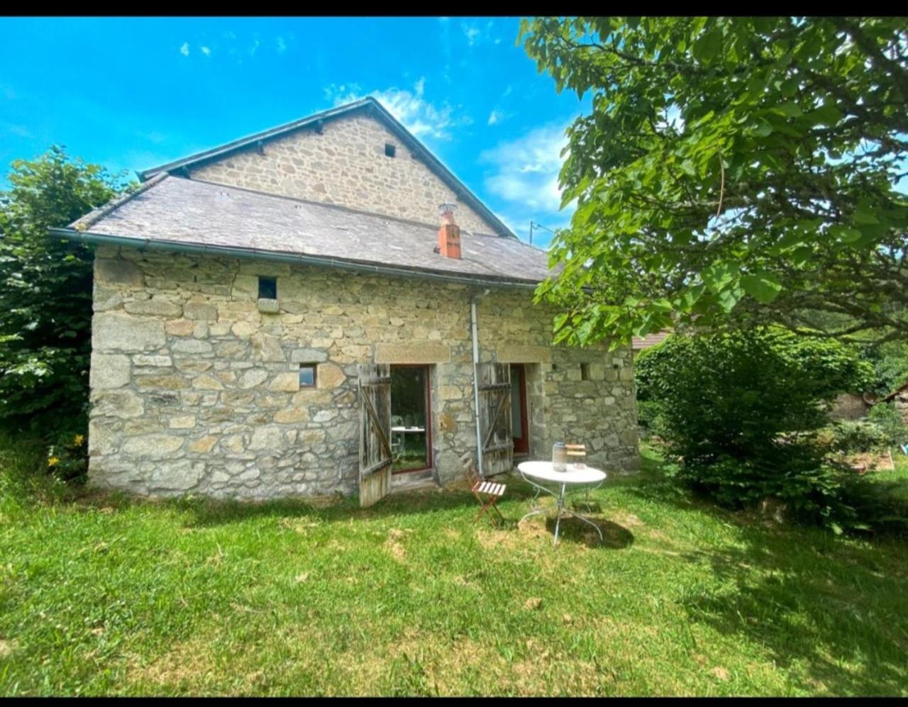 Gite Le Onze Beauval Saint-Dizier-Leyrenne Екстериор снимка